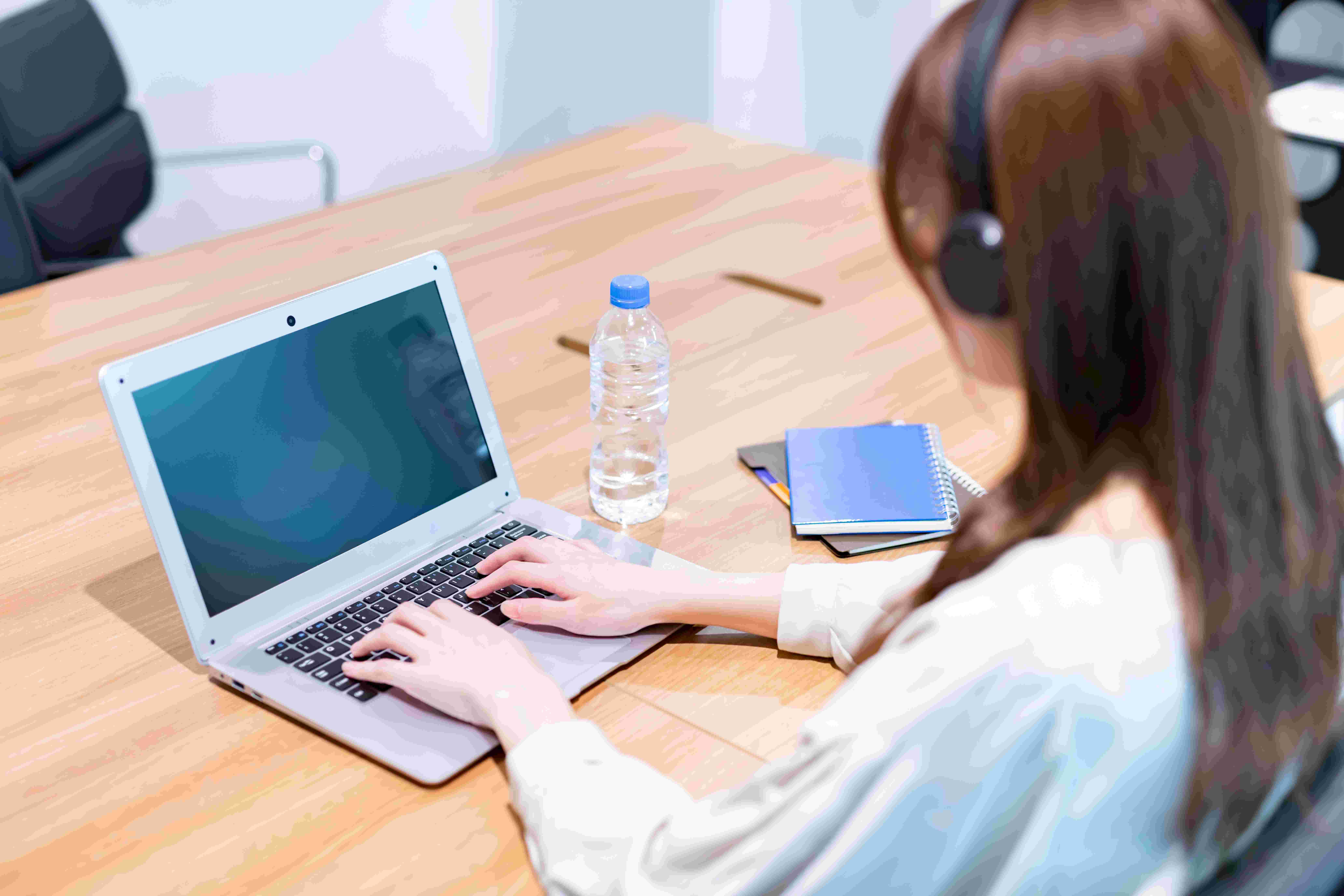 非公開の契約社員 一般事務・営業事務 人事・総務・法務 ソフトウェア・通信 コンサルティング・調査求人イメージ