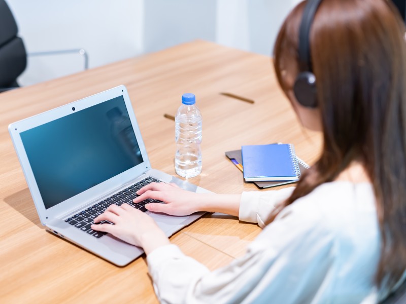 正社員 受電コールセンター 人材求人イメージ